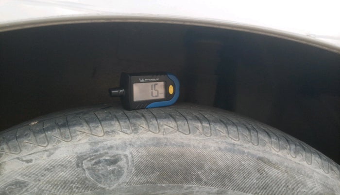 2013 Maruti Ritz LXI, Petrol, Manual, 80,672 km, tyre