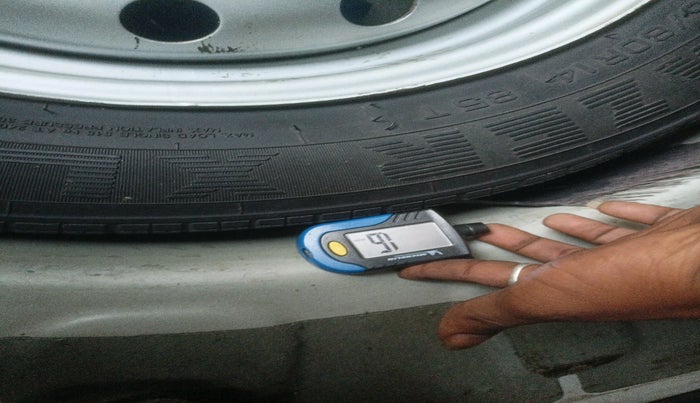 2013 Maruti Ritz LXI, Petrol, Manual, 80,672 km, tyre