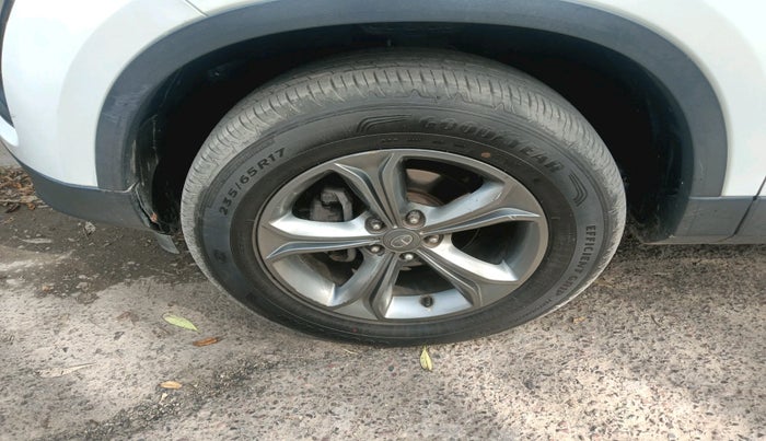 2020 Tata Harrier XZ 2.0L, Diesel, Manual, 1,24,608 km, tyre