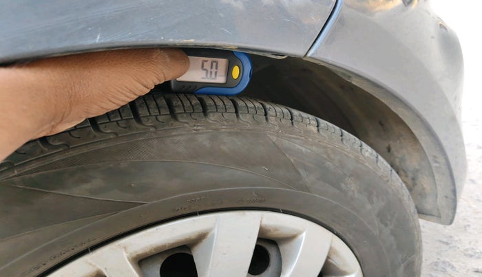 2015 Hyundai i10 SPORTZ 1.1, Petrol, Manual, 1,26,704 km, tyre