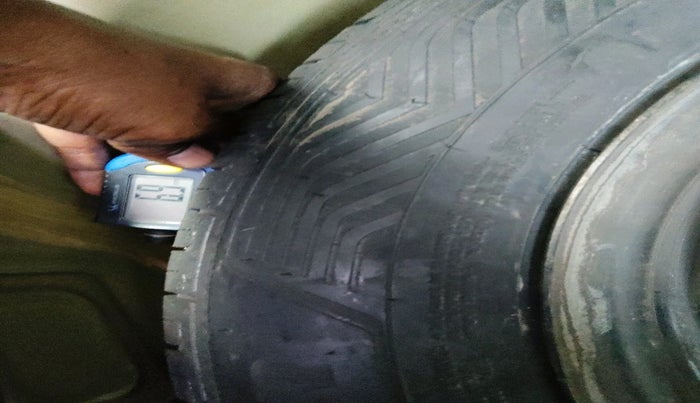 2012 Maruti Swift VDI, Diesel, Manual, 1,32,978 km, tyre