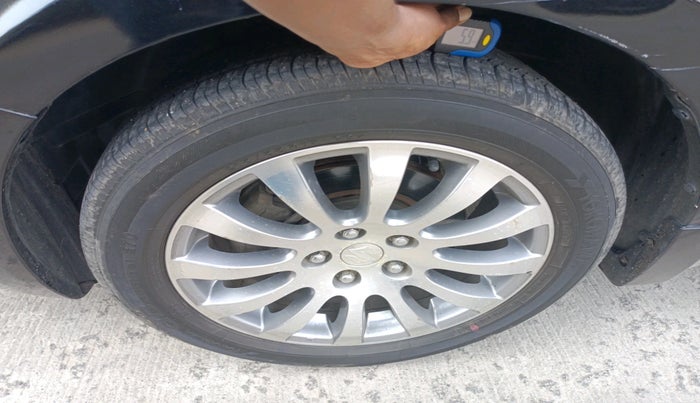 2011 Maruti Kizashi 2.4L AT, Petrol, Automatic, 76,622 km, tyre