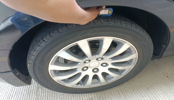 2011 Maruti Kizashi 2.4L AT, Petrol, Automatic, 76,622 km, tyre