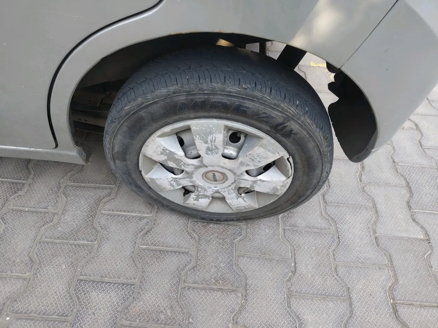 2013 Maruti Wagon R 1.0 LXI, Petrol, Manual, 54,325 km, tyre