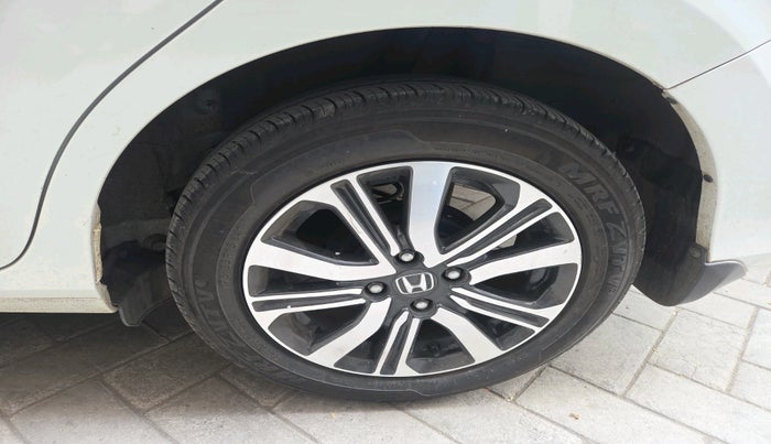 2024 Honda Amaze 1.2L I-VTEC VX CVT, Petrol, Automatic, 11,191 km, tyre