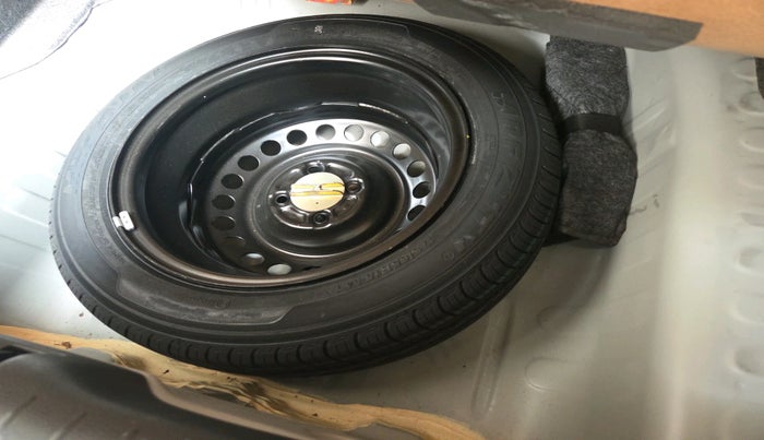 2024 Honda Amaze 1.2L I-VTEC VX CVT, Petrol, Automatic, 11,191 km, tyre