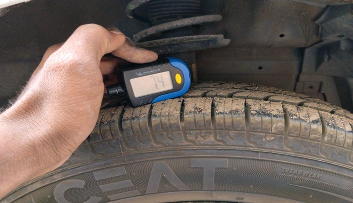 2012 Maruti Swift LXI, Petrol, Manual, 1,32,816 km, tyre