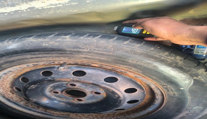 2019 Maruti Dzire VXI, Petrol, Manual, 1,07,253 km, tyre