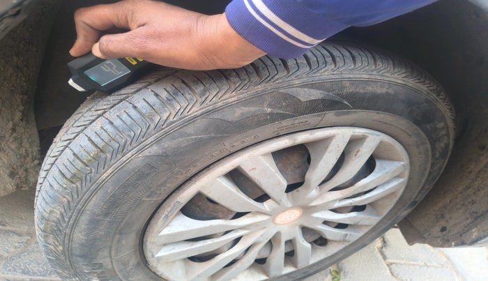 2019 Maruti Dzire VXI, Petrol, Manual, 1,07,253 km, tyre