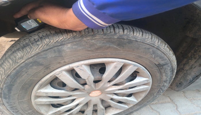 2019 Maruti Dzire VXI, Petrol, Manual, 1,07,253 km, tyre