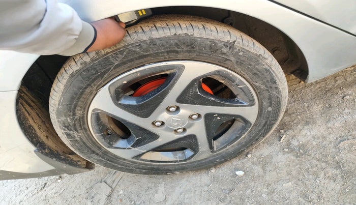 2021 Hyundai Verna S PLUS 1.5 VTVT, CNG, Manual, 72,277 km, tyre