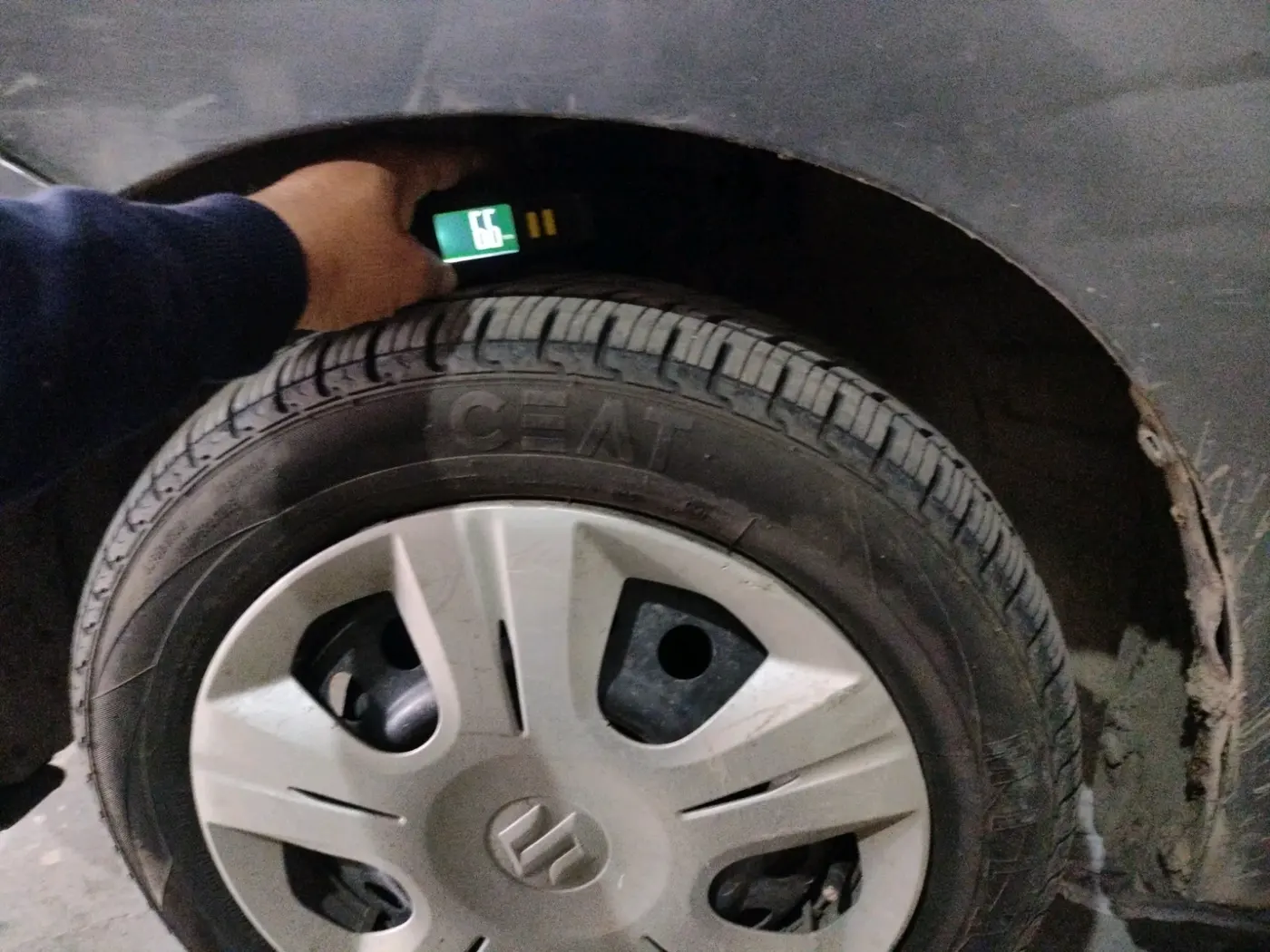 2014 Maruti Wagon R 1.0 VXI, Petrol, Manual, 75,700 km, tyre