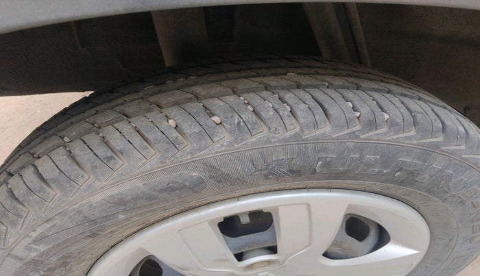 2018 Renault Kwid RXT 1.0 AMT, Petrol, Automatic, 23,185 km, tyre