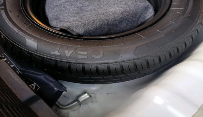 2022 Hyundai GRAND I10 NIOS ASTA AMT 1.2 KAPPA VTVT, Petrol, Automatic, 20,855 km, tyre