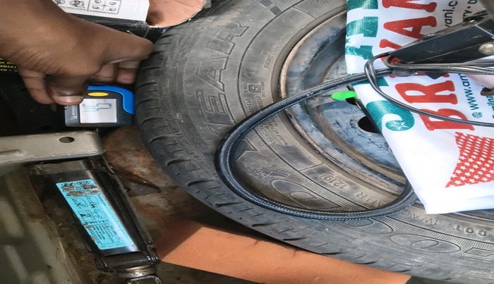 2019 Hyundai Grand i10 MAGNA 1.2 KAPPA VTVT, CNG, Manual, 82,842 km, tyre