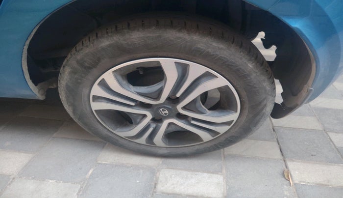 2024 Tata Tiago  XZA Plus CNG, CNG, Automatic, 19,711 km, tyre