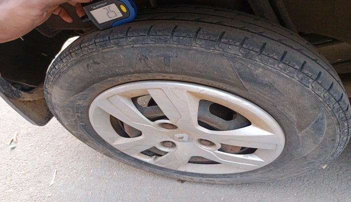 2016 Renault Kwid RXL, Petrol, Manual, 53,494 km, tyre