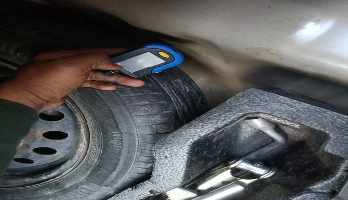 2014 Maruti Ciaz VXI+, Petrol, Manual, 1,25,900 km, tyre