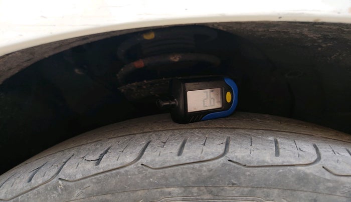 2017 Hyundai Elite i20 ASTA 1.2, Petrol, Manual, 1,20,635 km, tyre