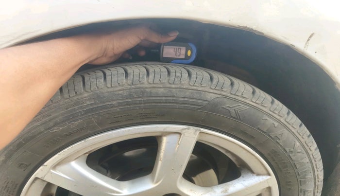 2013 Volkswagen Vento HIGHLINE DIESEL 1.6, Diesel, Manual, 1,64,935 km, tyre