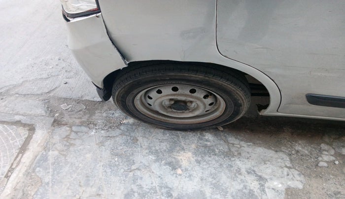 2018 Maruti Wagon R 1.0 LXI CNG, CNG, Manual, 1,64,073 km, tyre