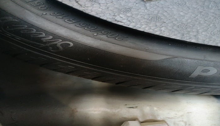 2022 Mahindra XUV300 W8 (O) 1.5 DIESEL, Diesel, Manual, 1,38,259 km, tyre