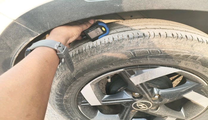 2020 Hyundai VENUE SX 1.4 CRDI, Diesel, Manual, 1,90,012 km, tyre