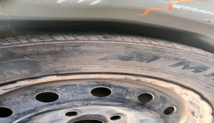 2017 Maruti Swift VDI, Diesel, Manual, 1,48,779 km, tyre