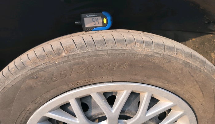 2017 Maruti Swift VDI, Diesel, Manual, 1,48,779 km, tyre