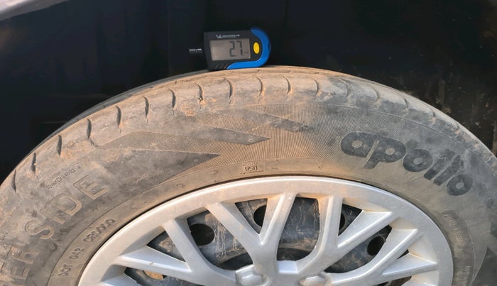 2017 Maruti Swift VDI, Diesel, Manual, 1,48,779 km, tyre