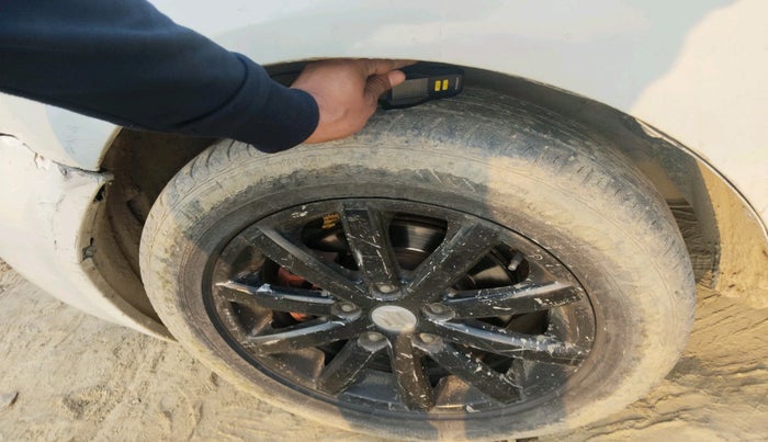 2013 Maruti SX4 ZDI, Diesel, Manual, 1,05,357 km, tyre