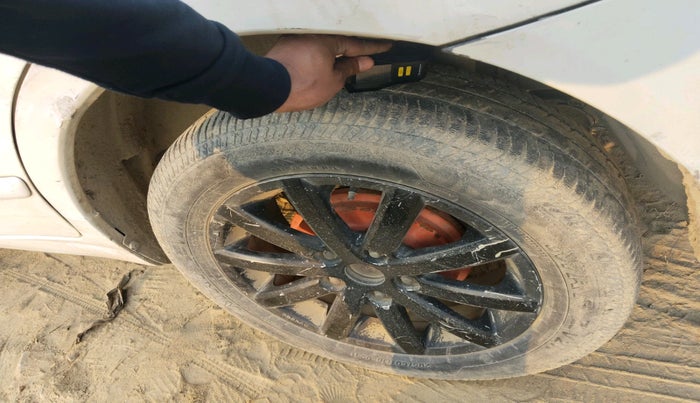 2013 Maruti SX4 ZDI, Diesel, Manual, 1,05,357 km, tyre