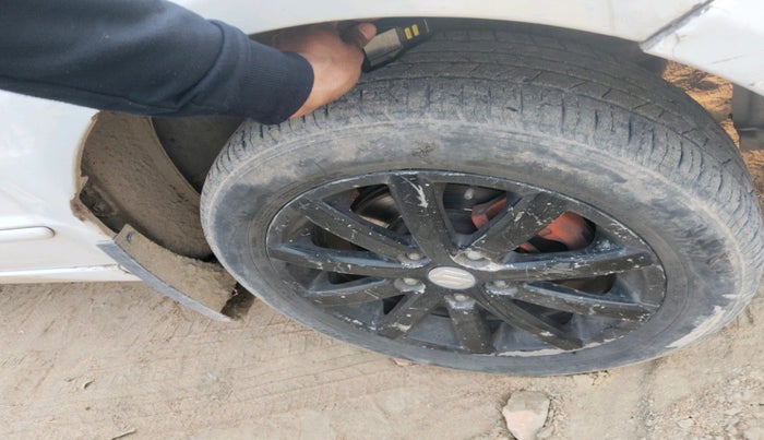 2013 Maruti SX4 ZDI, Diesel, Manual, 1,05,357 km, tyre