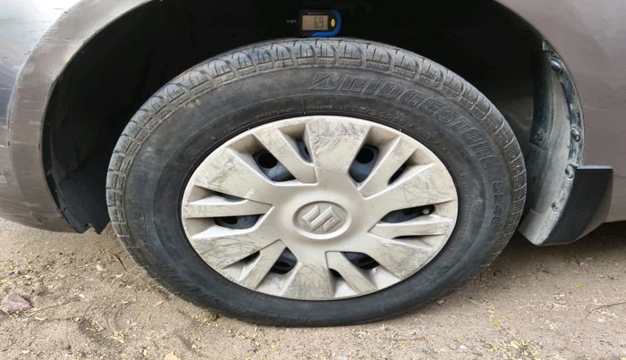 2014 Maruti Swift VXI, Petrol, Manual, 65,105 km, tyre