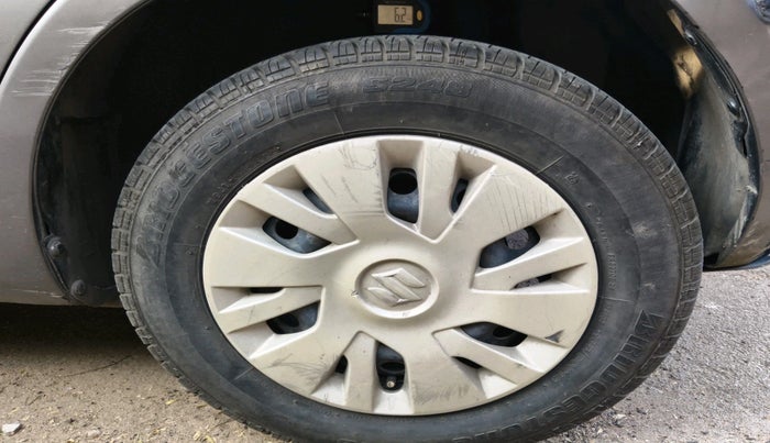 2014 Maruti Swift VXI, Petrol, Manual, 65,105 km, tyre