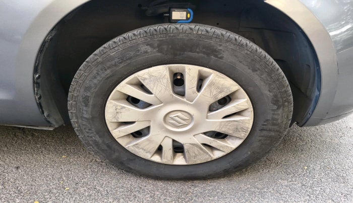 2014 Maruti Swift VXI, Petrol, Manual, 65,105 km, tyre