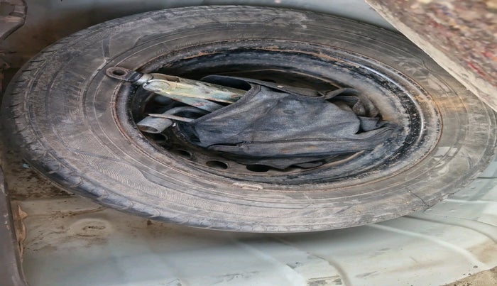 2011 Hyundai i20 MAGNA 1.2, Petrol, Manual, 94,249 km, tyre