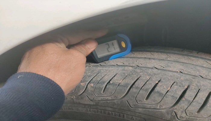 2013 Hyundai i20 SPORTZ 1.2, Petrol, Manual, 1,14,969 km, tyre