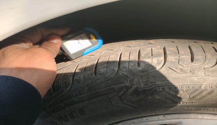 2013 Hyundai i20 SPORTZ 1.2, Petrol, Manual, 1,14,969 km, tyre