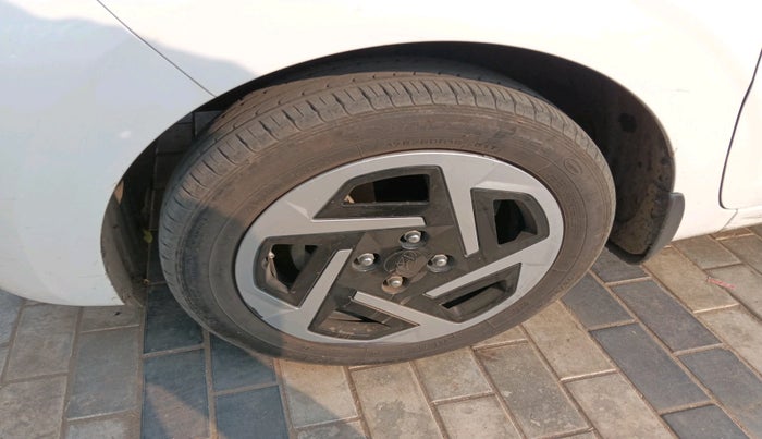 2024 Hyundai AURA S 1.2 CNG, CNG, Manual, 23,533 km, tyre