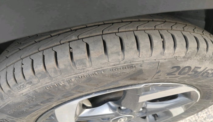 2019 Hyundai VENUE SX 1.0 TURBO, Petrol, Manual, 1,18,281 km, tyre