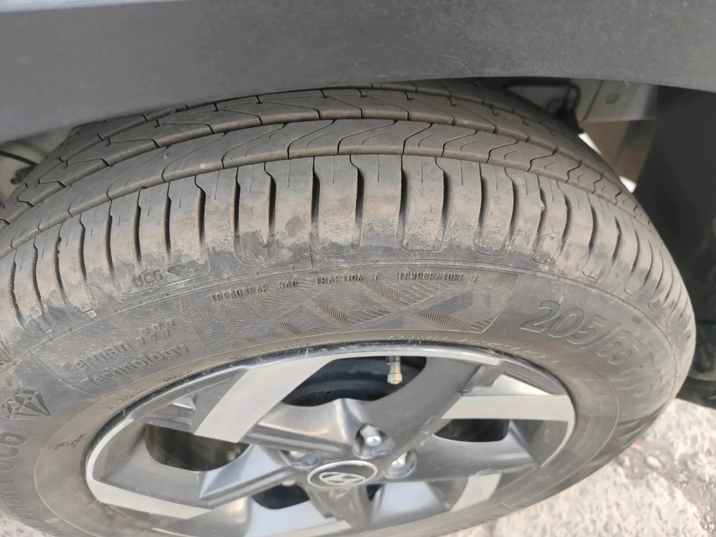 2019 Hyundai VENUE SX 1.0 TURBO, Petrol, Manual, 1,20,000 km, tyre