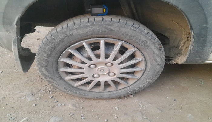 2016 Renault Kwid RXL, Petrol, Manual, 1,99,184 km, tyre