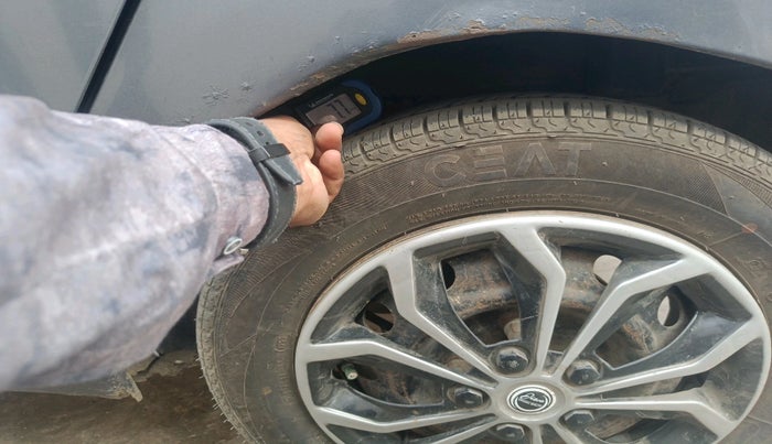 2015 Hyundai Eon SPORTZ, CNG, Manual, 1,60,490 km, tyre