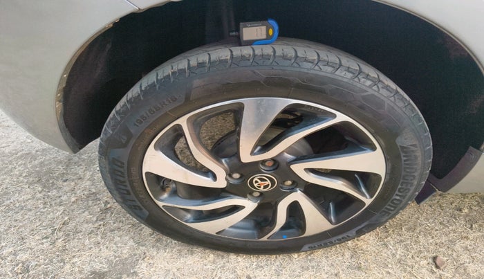 2020 Toyota Glanza G, Petrol, Manual, 1,64,200 km, tyre