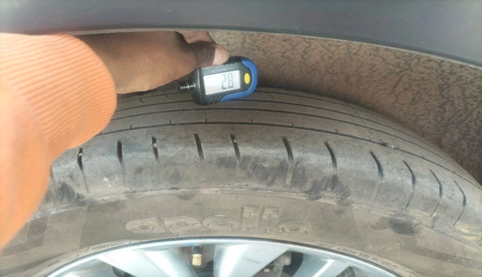 2017 Maruti S Cross ZETA 1.3, Diesel, Manual, 1,28,439 km, tyre