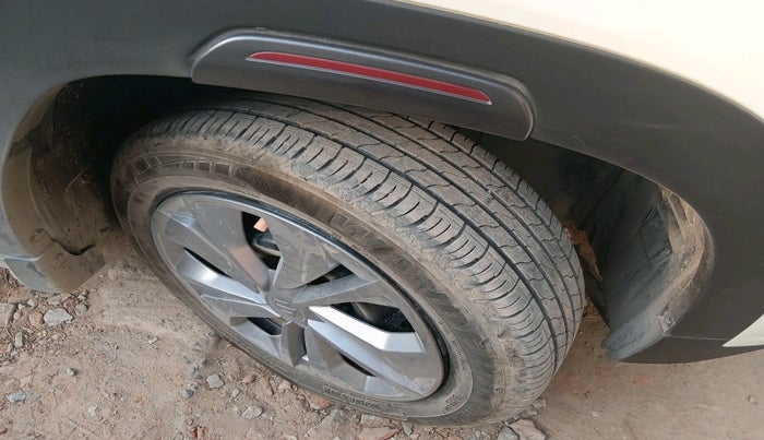 2024 Maruti FRONX SIGMA CNG 1.2 MT, CNG, Manual, 6,675 km, tyre