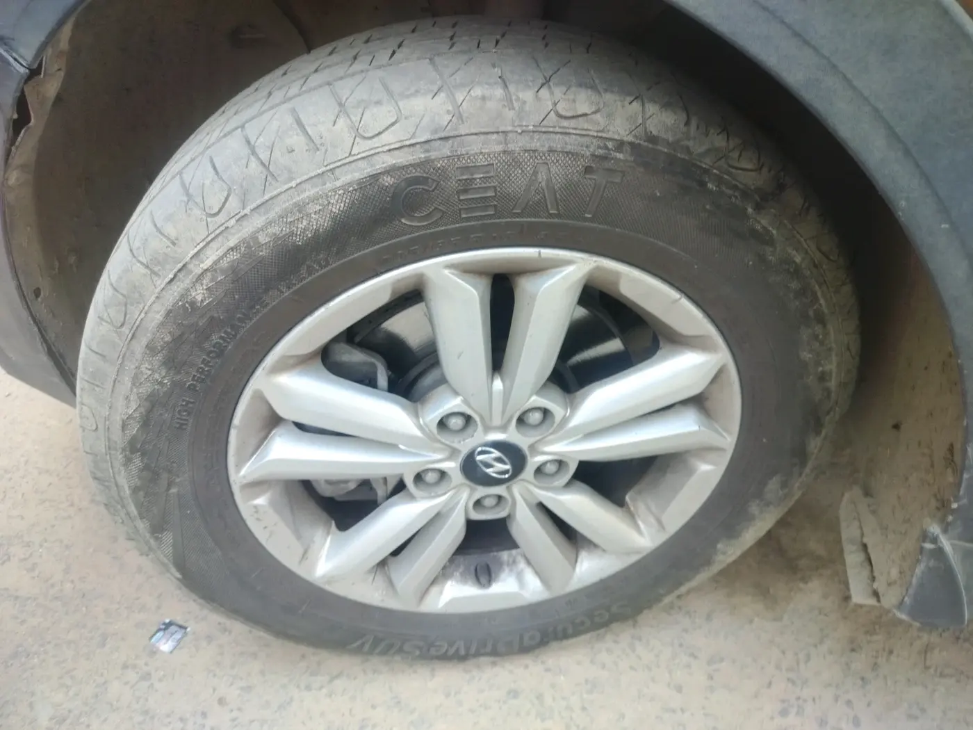 2017 Hyundai Creta SX PLUS 1.6 DIESEL, Diesel, Manual, 1,69,221 km, tyre
