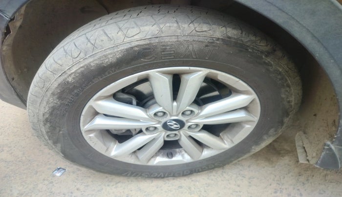 2017 Hyundai Creta SX PLUS 1.6 DIESEL, Diesel, Manual, 1,69,221 km, tyre