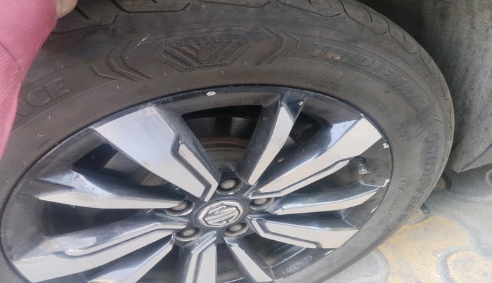 2019 MG HECTOR SHARP 2.0 DIESEL, Diesel, Manual, 1,09,374 km, tyre